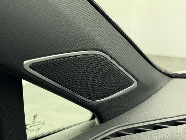 Volkswagen Golf 8 R DSG 4M BlackStyle19Komfort AkraTitan foto 10