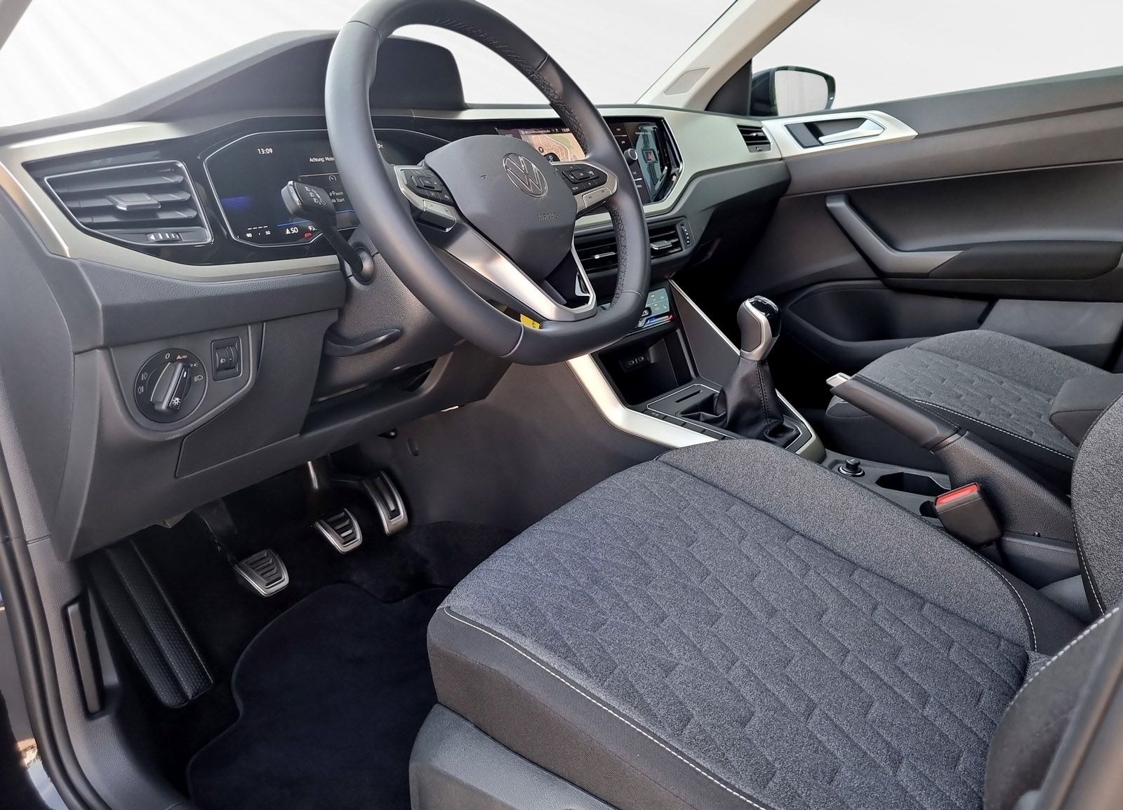 Volkswagen Polo  1,0 MPI Move NAVI+TEMPOMAT+SHZ foto 11
