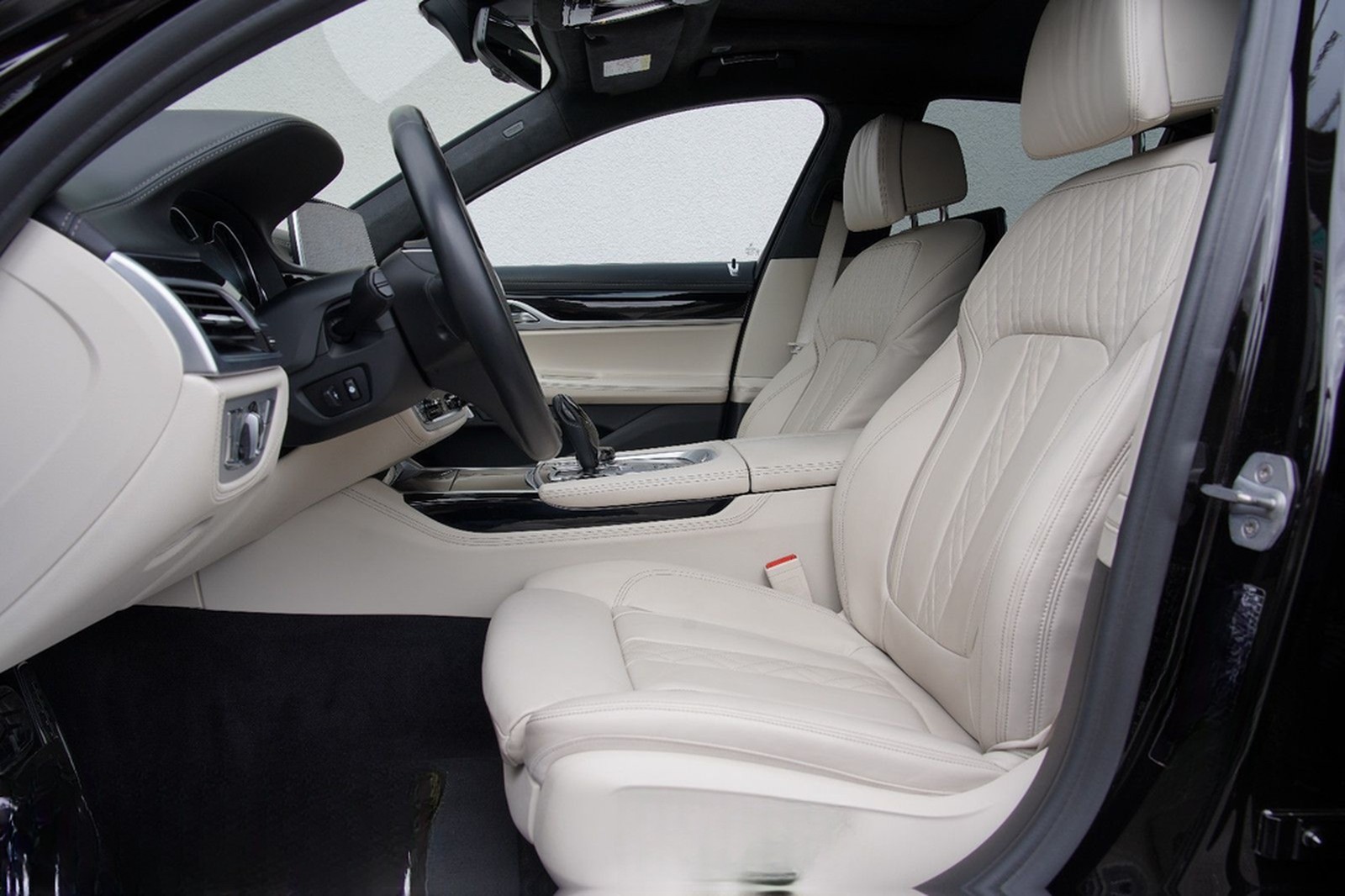 BMW 750i xDrive *M-SPORT*PURE-EXCELLENCE*B&W*LASER* foto 11