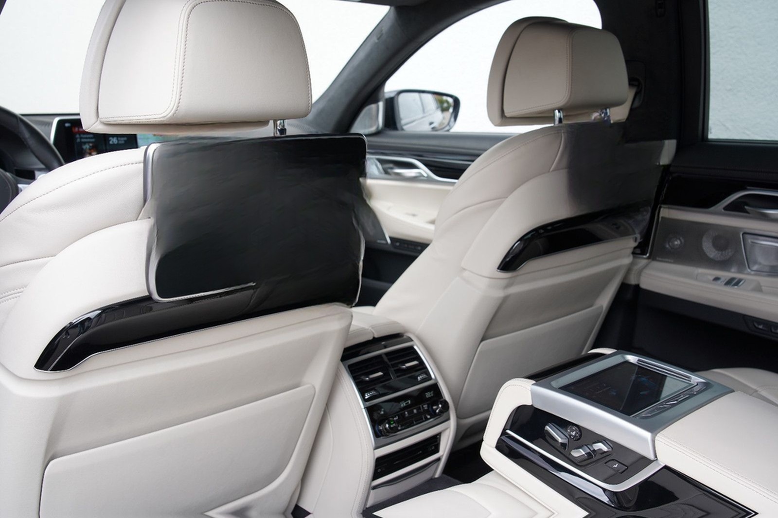 BMW 750i xDrive *M-SPORT*PURE-EXCELLENCE*B&W*LASER* foto 13