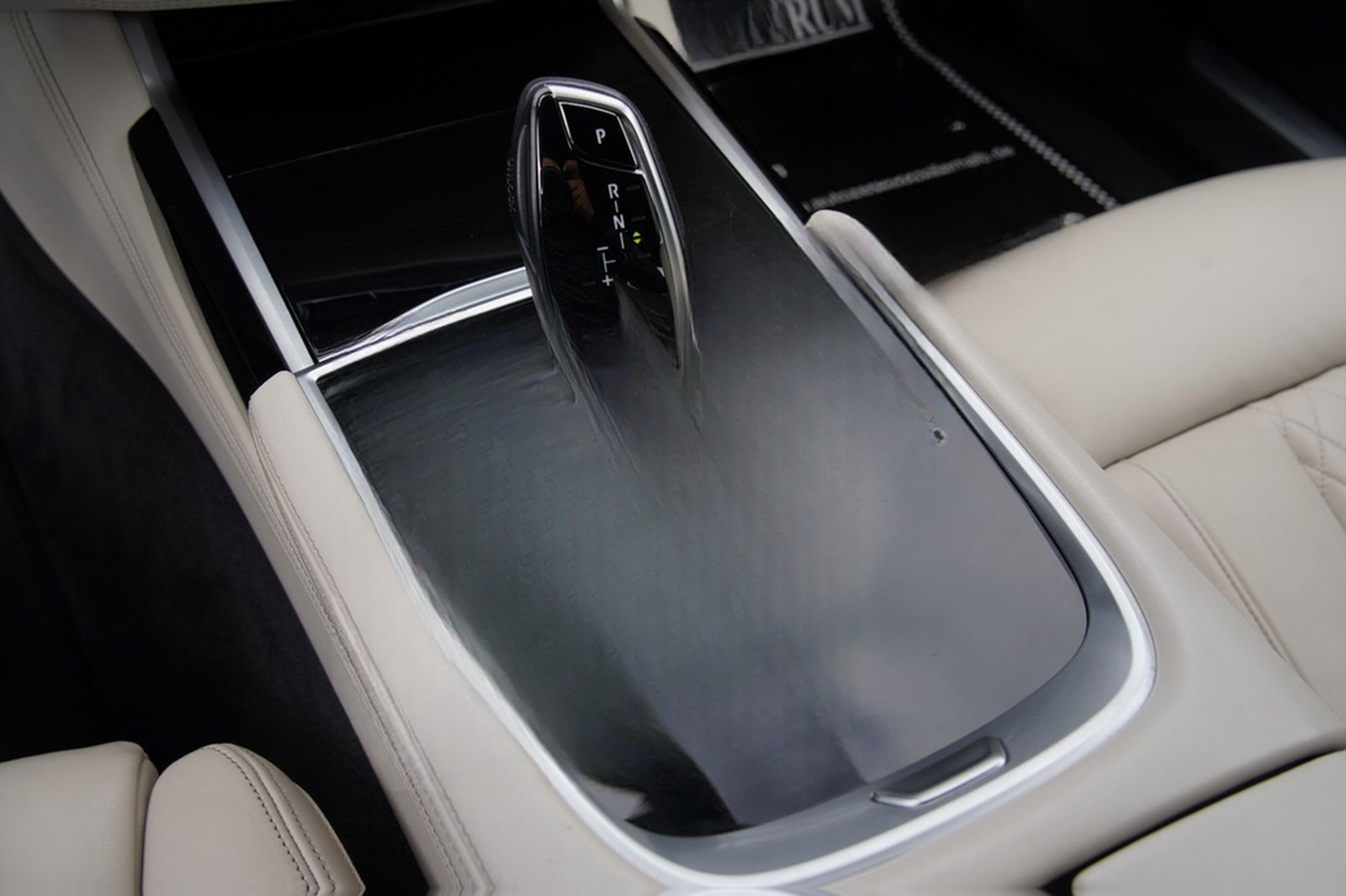 BMW 750i xDrive *M-SPORT*PURE-EXCELLENCE*B&W*LASER* foto 18