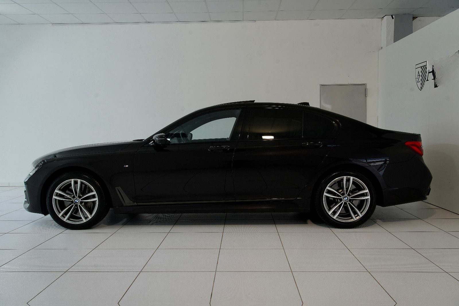 BMW 750i xDrive *M-SPORT*PURE-EXCELLENCE*B&W*LASER* foto 4