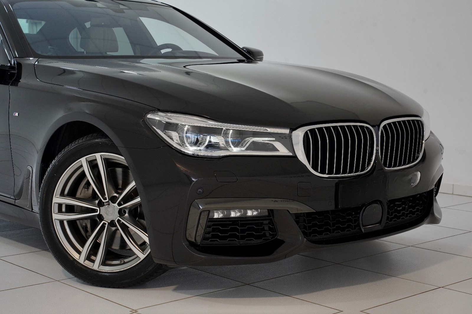 BMW 750i xDrive *M-SPORT*PURE-EXCELLENCE*B&W*LASER* foto 8