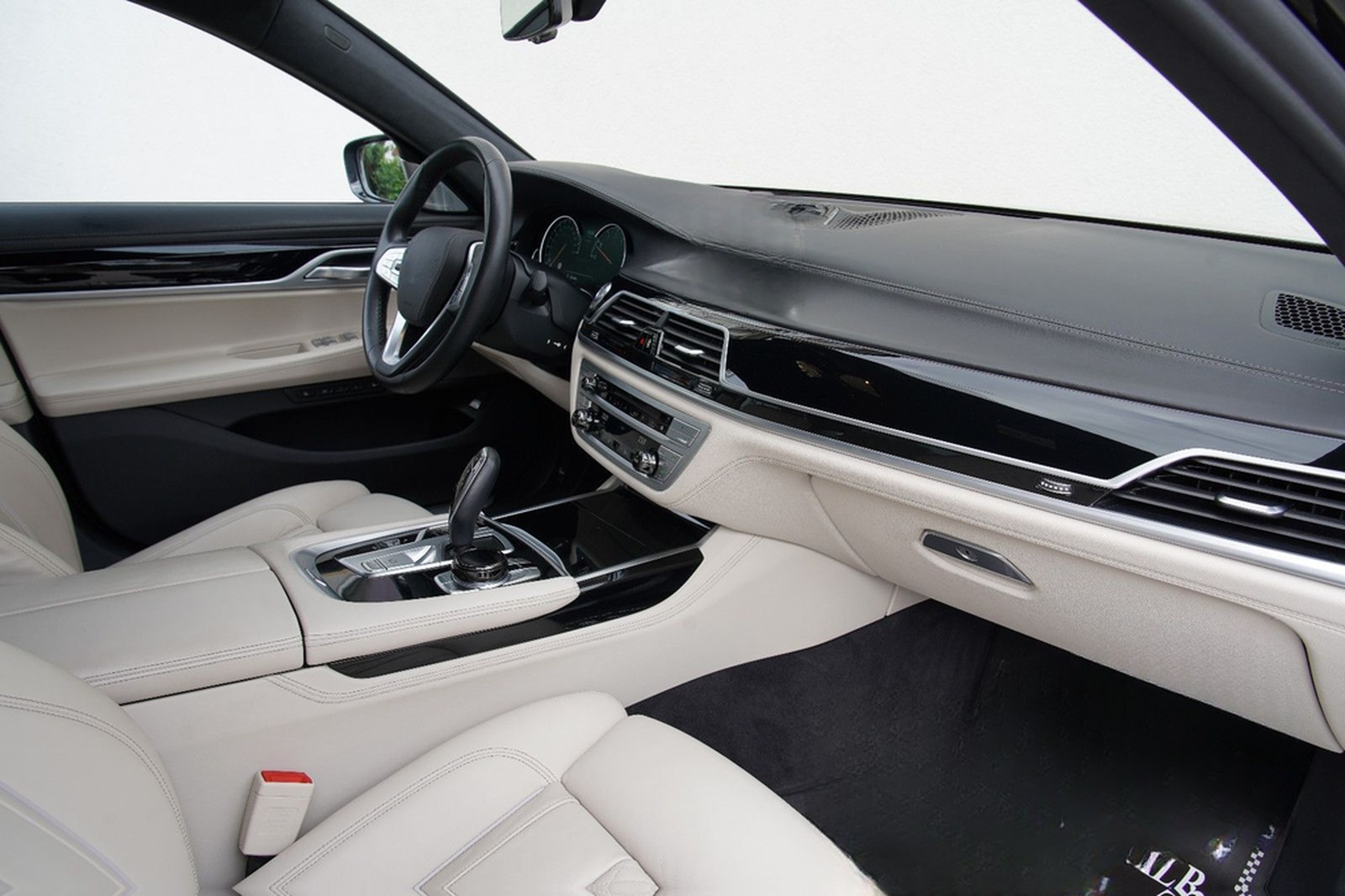 BMW 750i xDrive *M-SPORT*PURE-EXCELLENCE*B&W*LASER* foto 9