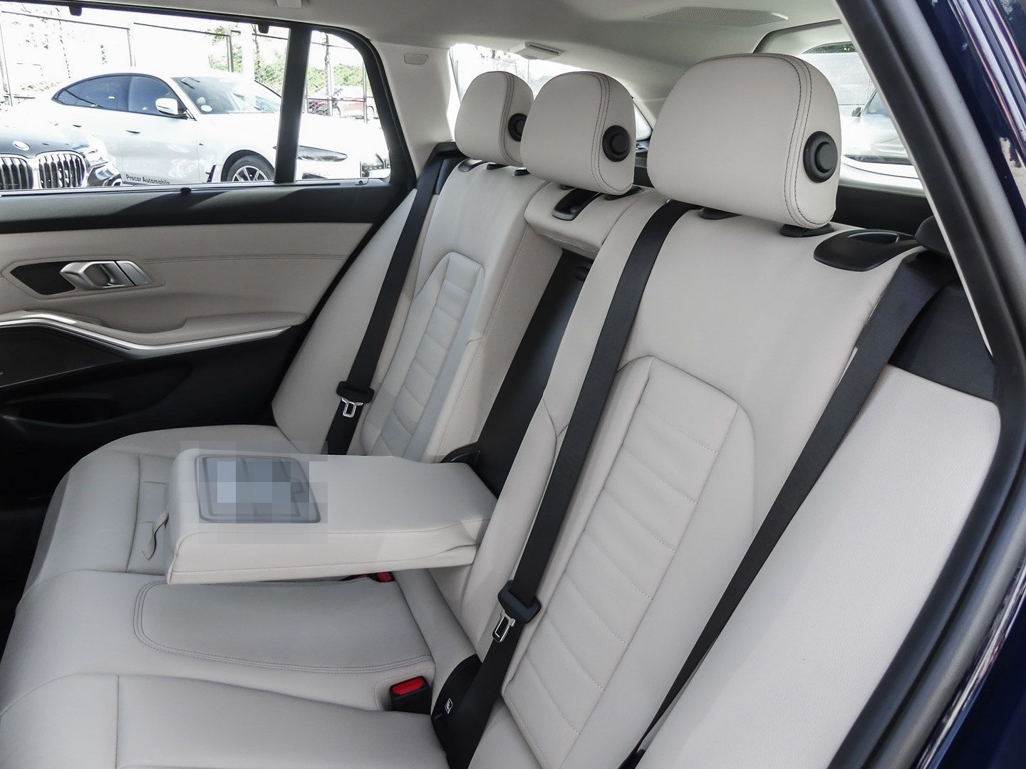 BMW 330e HUD PANO ACC AHK 360°KAM RFK NAVI Standh. foto 17