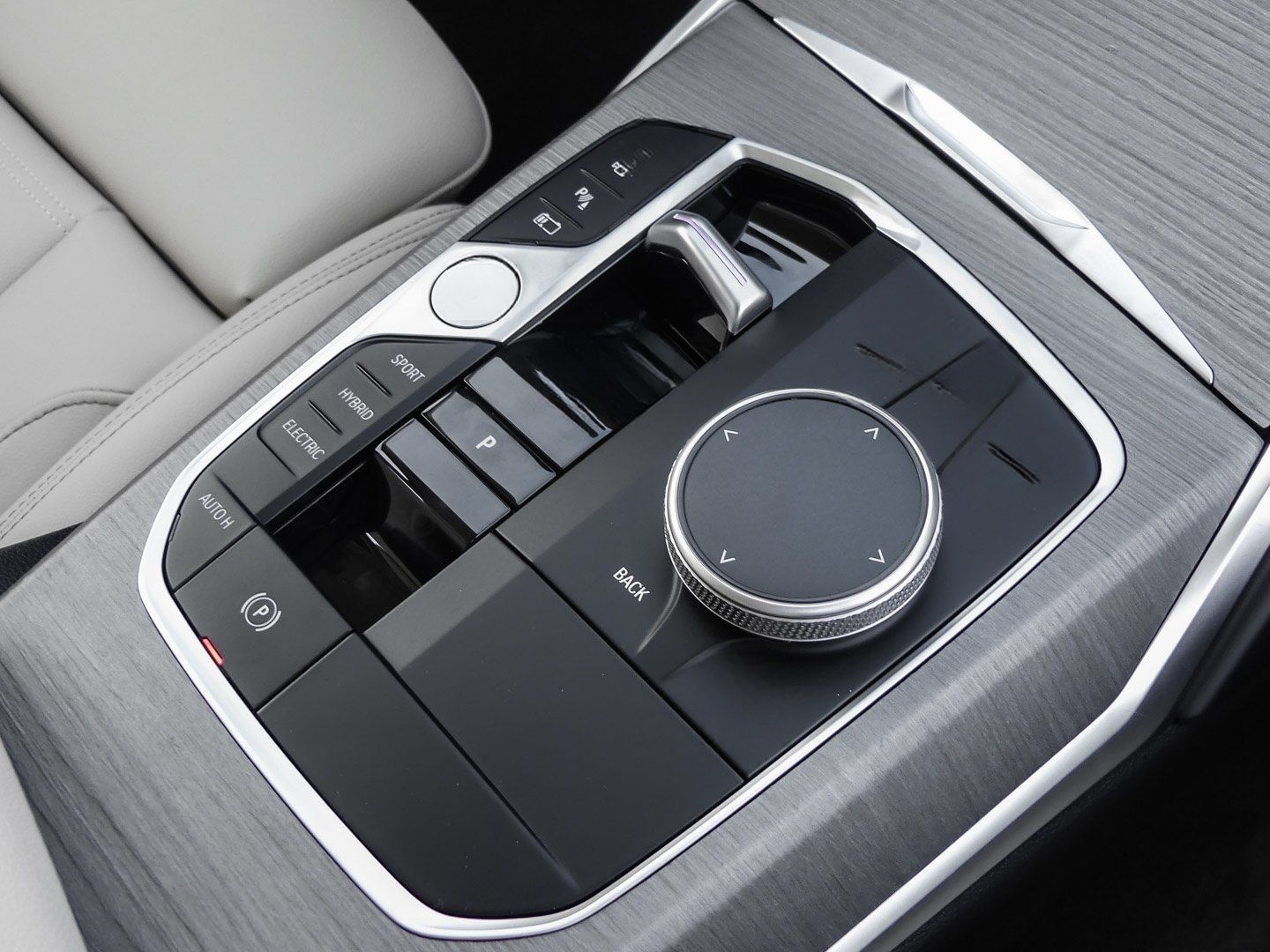 BMW 330e HUD PANO ACC AHK 360°KAM RFK NAVI Standh. foto 10