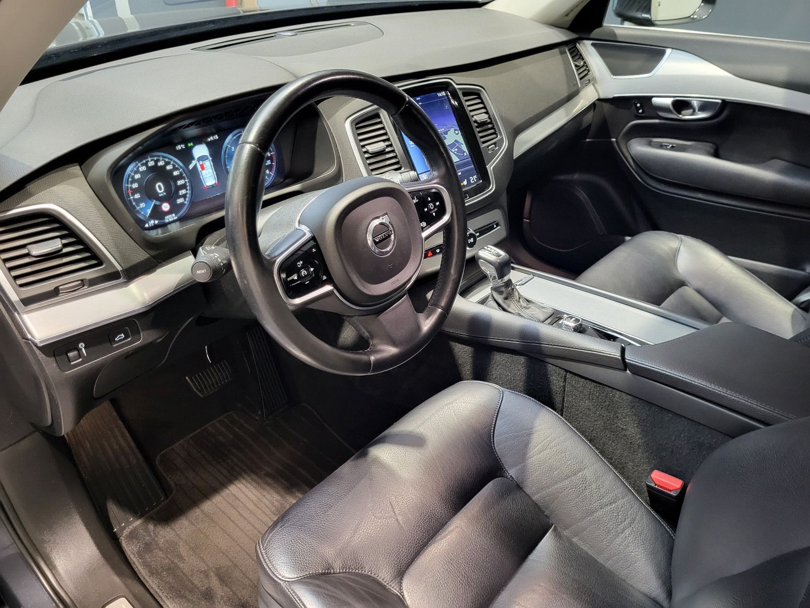 Volvo XC90 D5 Momentum AWD *TOP Ausstattung* foto 6