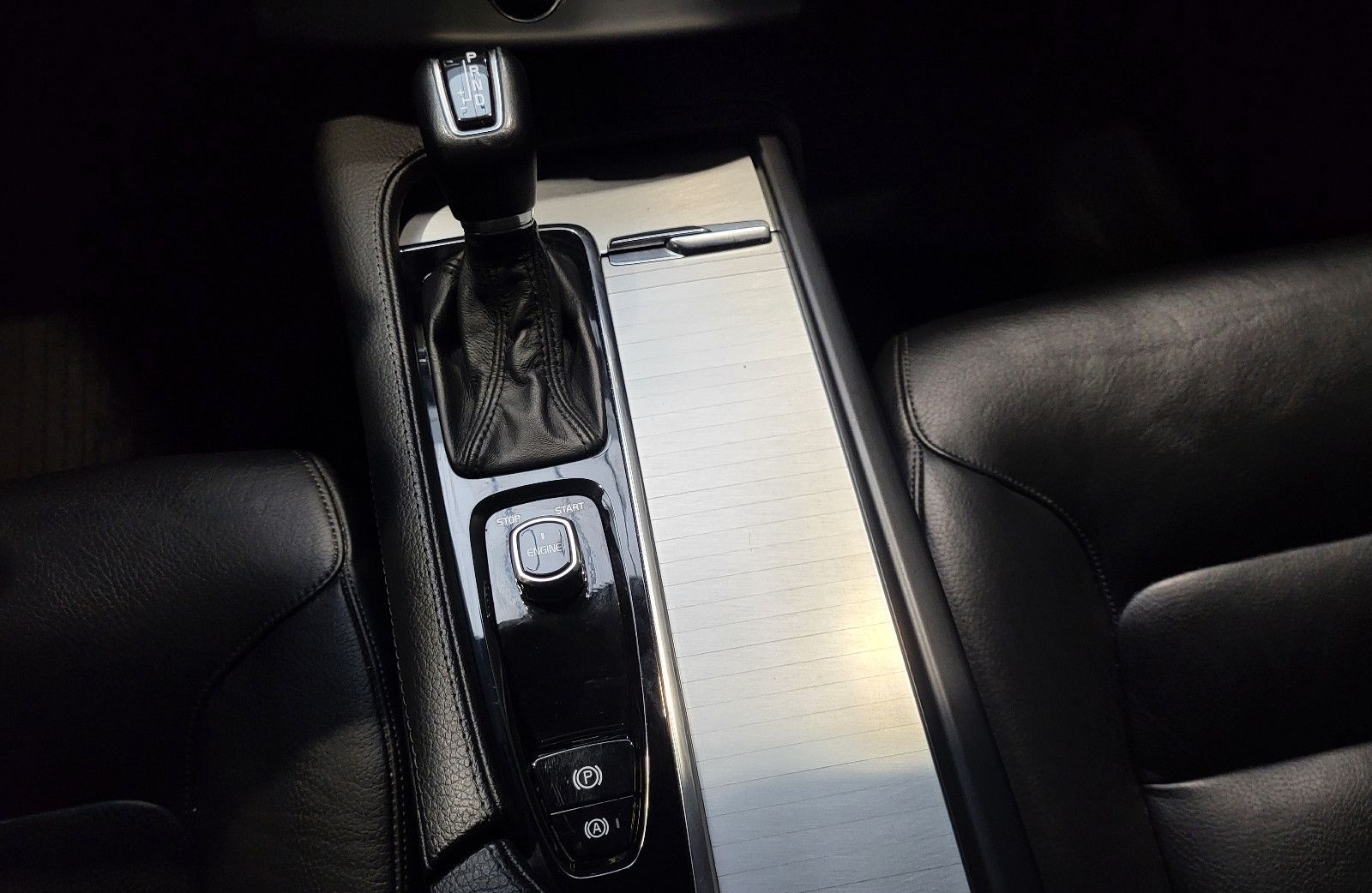 Volvo XC90 D5 Momentum AWD *TOP Ausstattung* foto 9