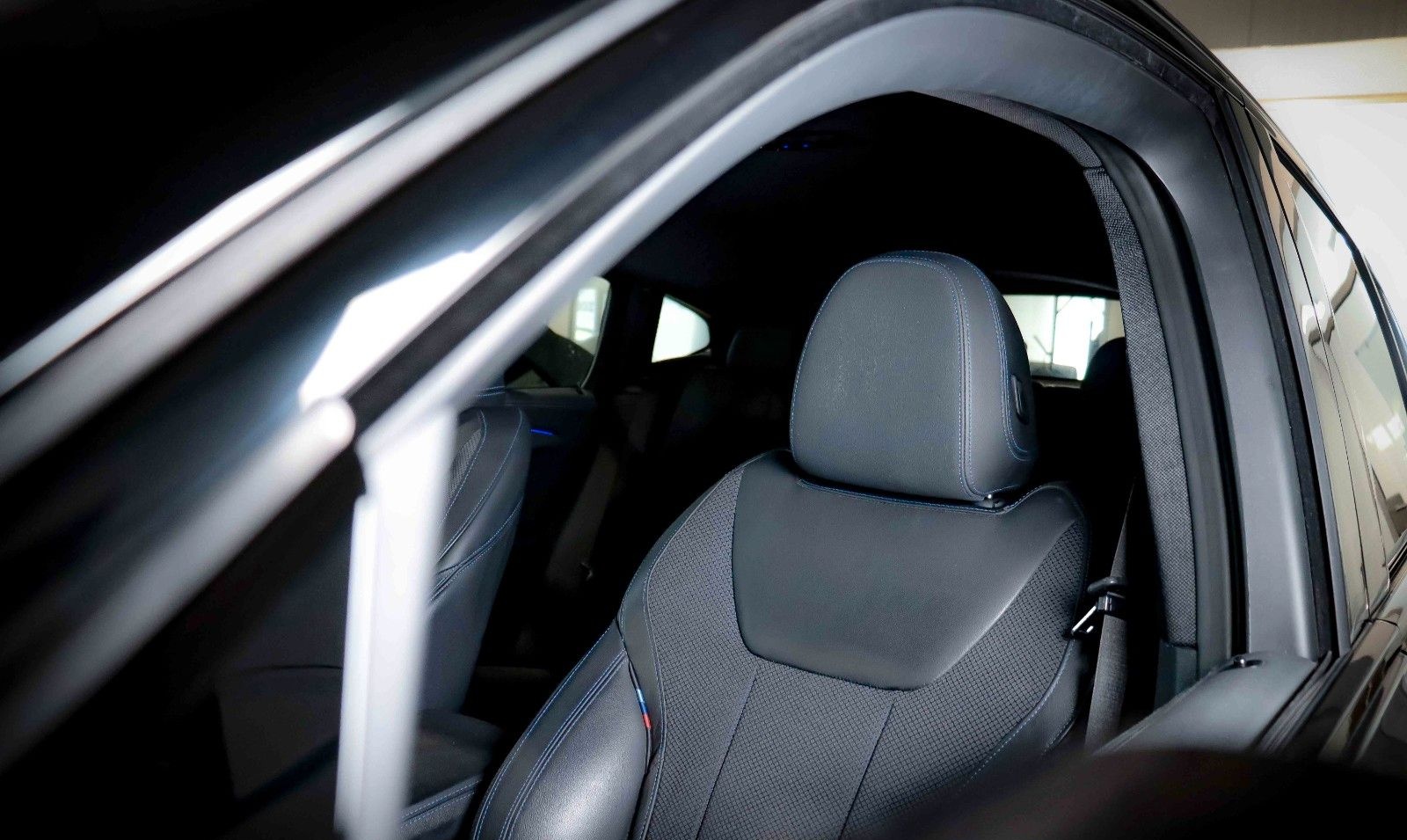 BMW X4 M40i xD NAVI PROF*HuD*SPUR*AHK*KEYLESS*SHADOW foto 12