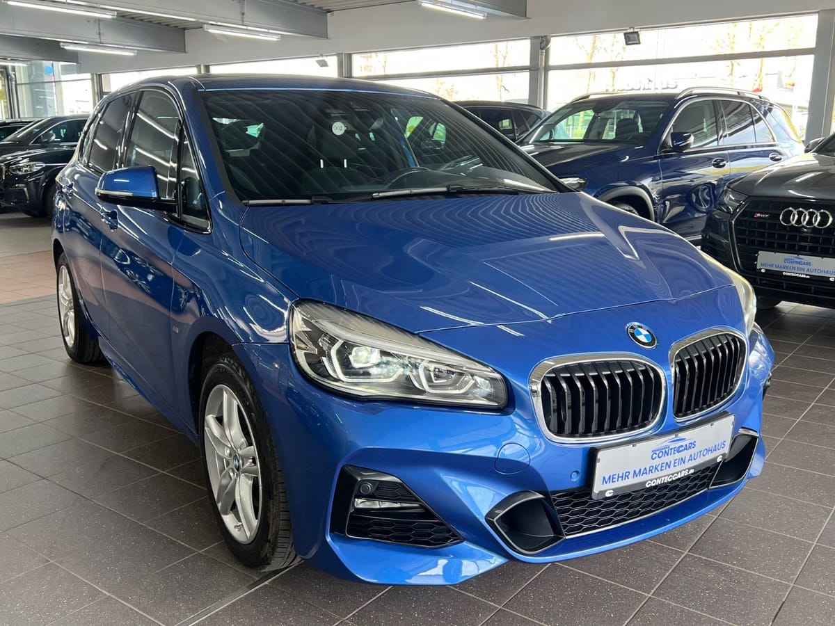 BMW 220d Active Tourer xD LED+Kamera+AHK+DDC+Pano foto 2