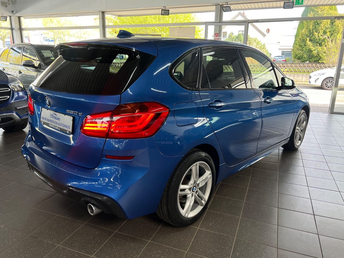 BMW 220d Active Tourer xD LED+Kamera+AHK+DDC+Pano foto 11
