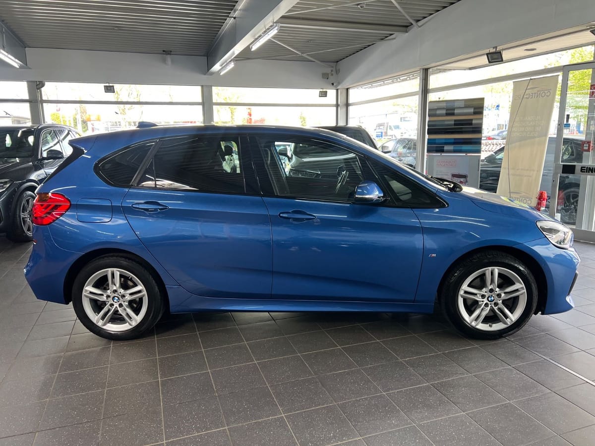 BMW 220d Active Tourer xD LED+Kamera+AHK+DDC+Pano foto 12