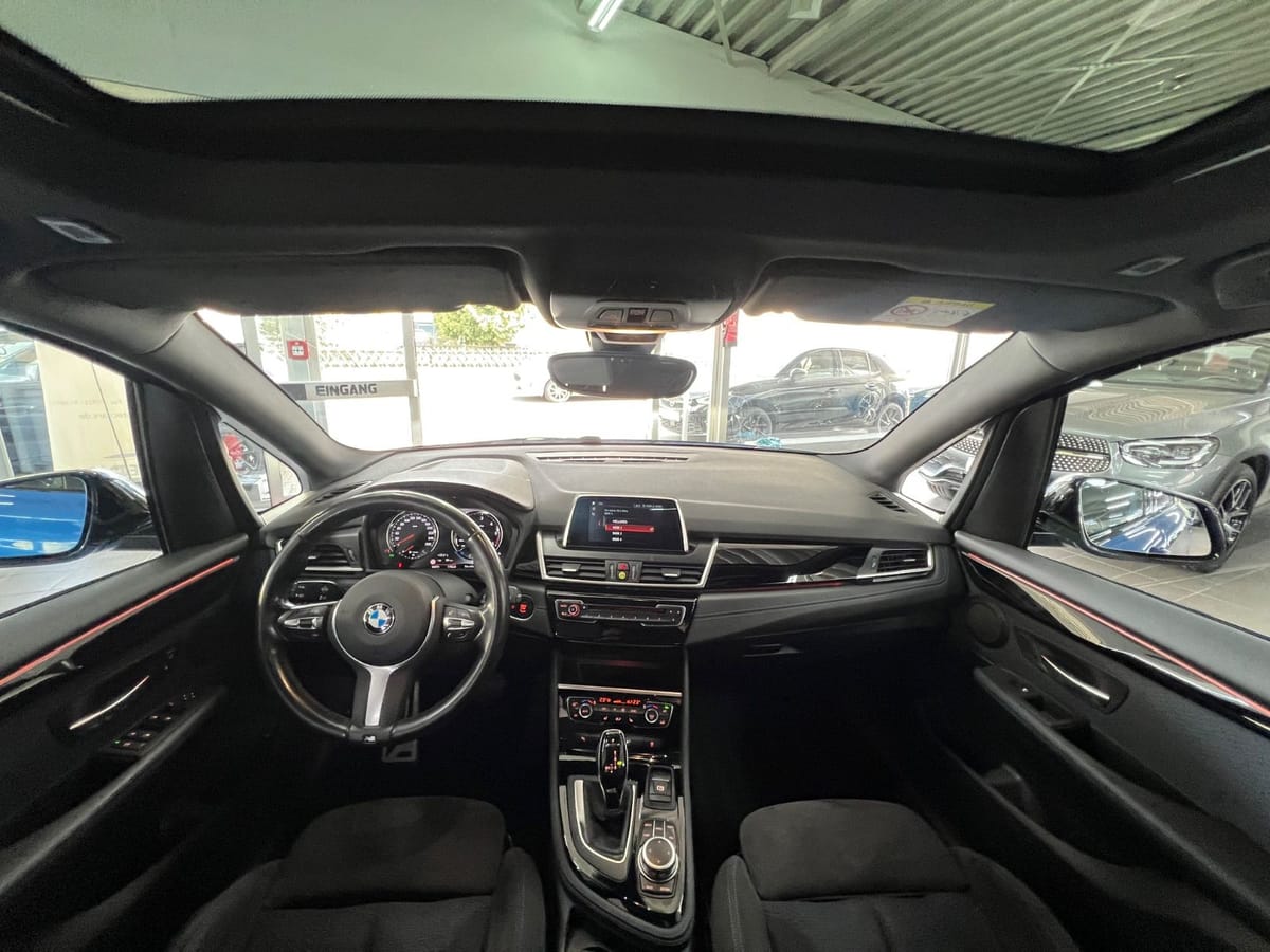 BMW 220d Active Tourer xD LED+Kamera+AHK+DDC+Pano foto 20