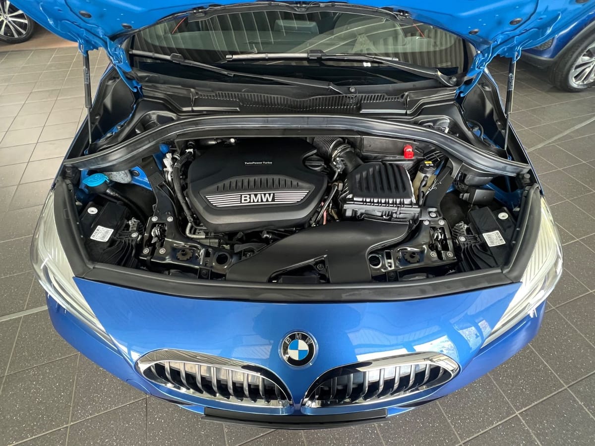 BMW 220d Active Tourer xD LED+Kamera+AHK+DDC+Pano foto 4