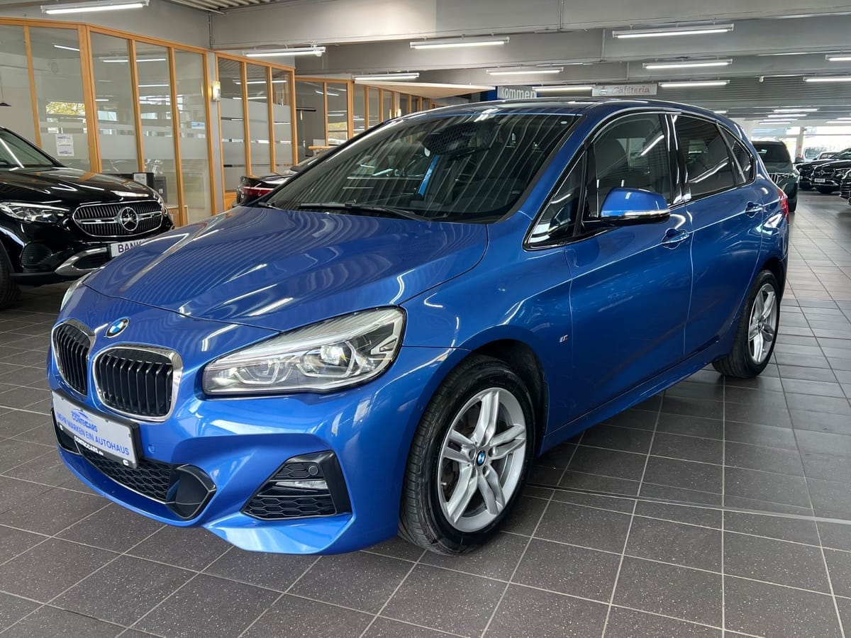 BMW 220d Active Tourer xD LED+Kamera+AHK+DDC+Pano foto 5
