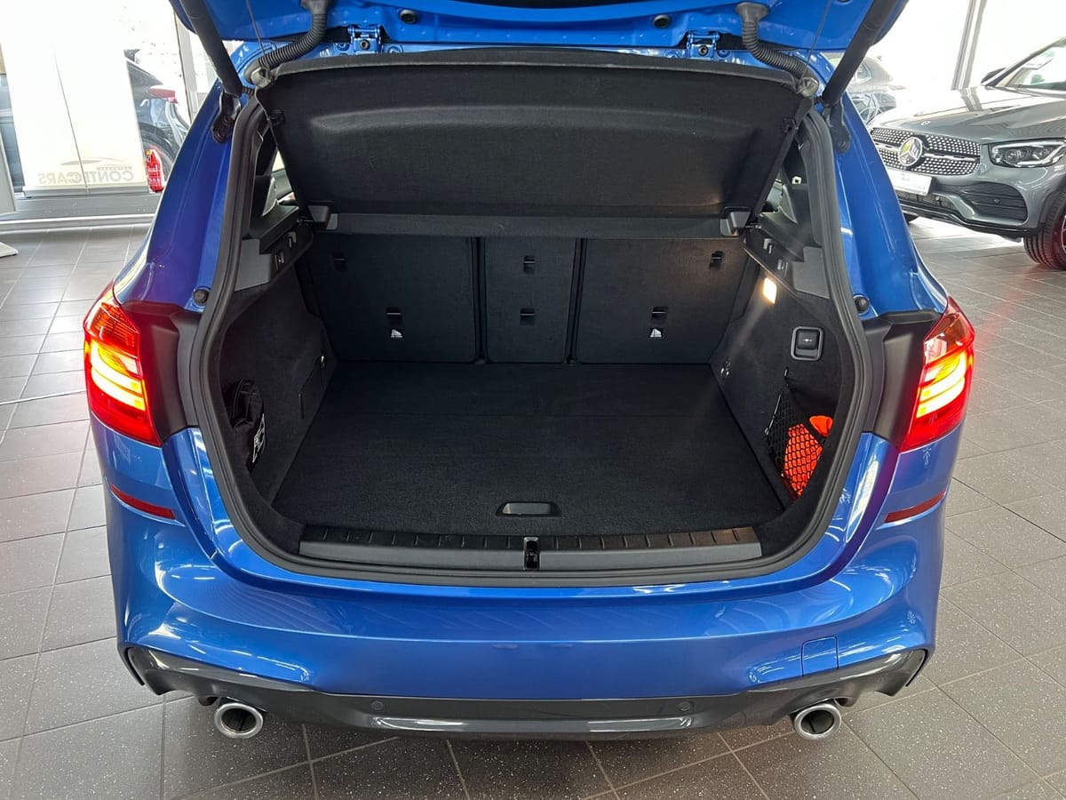 BMW 220d Active Tourer xD LED+Kamera+AHK+DDC+Pano foto 10