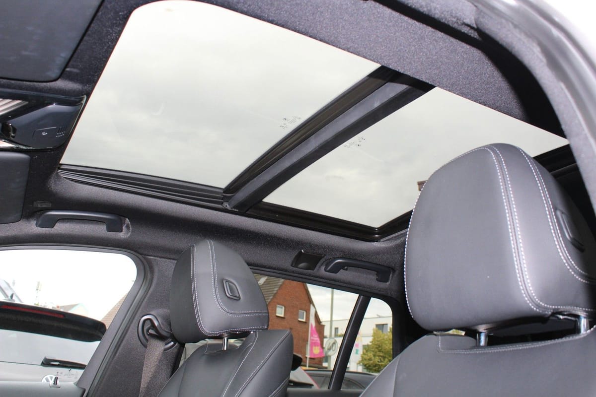 BMW 330e M-SPORTPAKET PANORAMA KAMERA HUD AHK foto 13