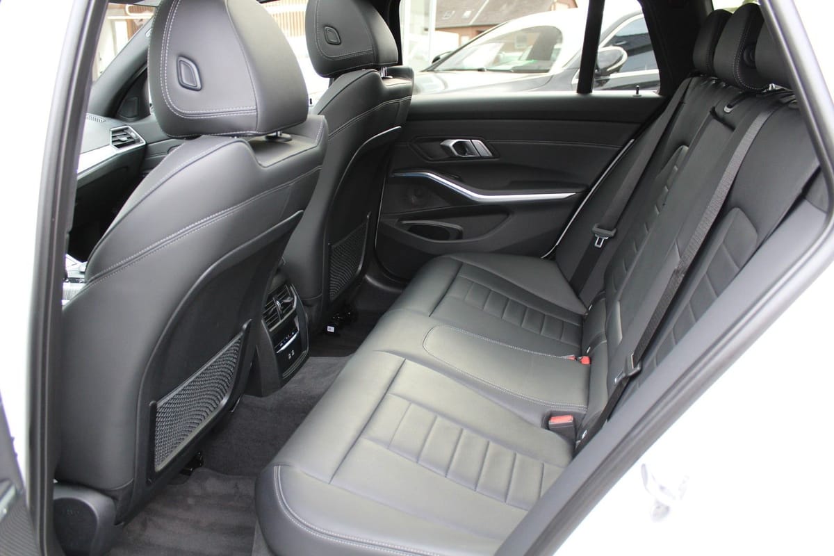 BMW 330e M-SPORTPAKET PANORAMA KAMERA HUD AHK foto 19