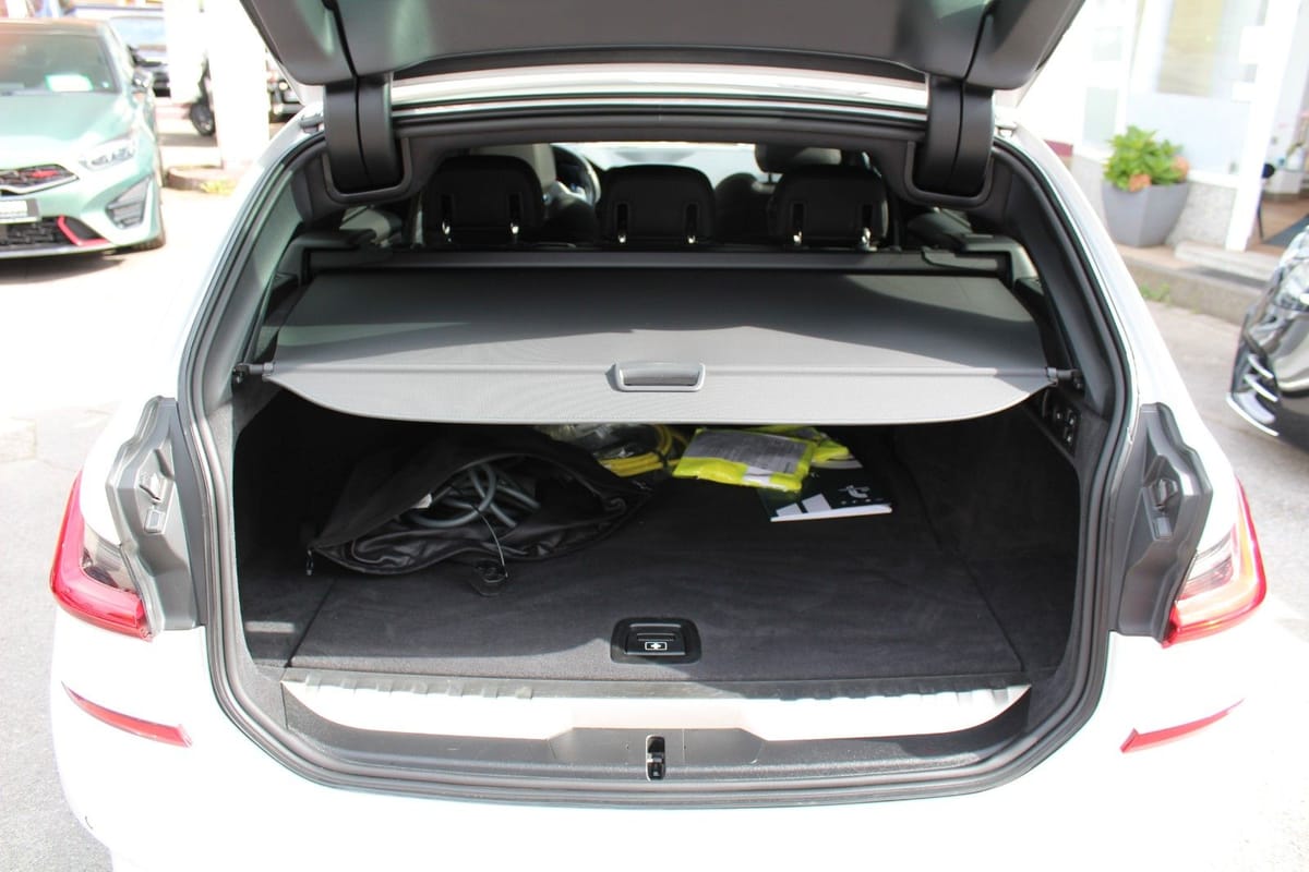 BMW 330e M-SPORTPAKET PANORAMA KAMERA HUD AHK foto 20