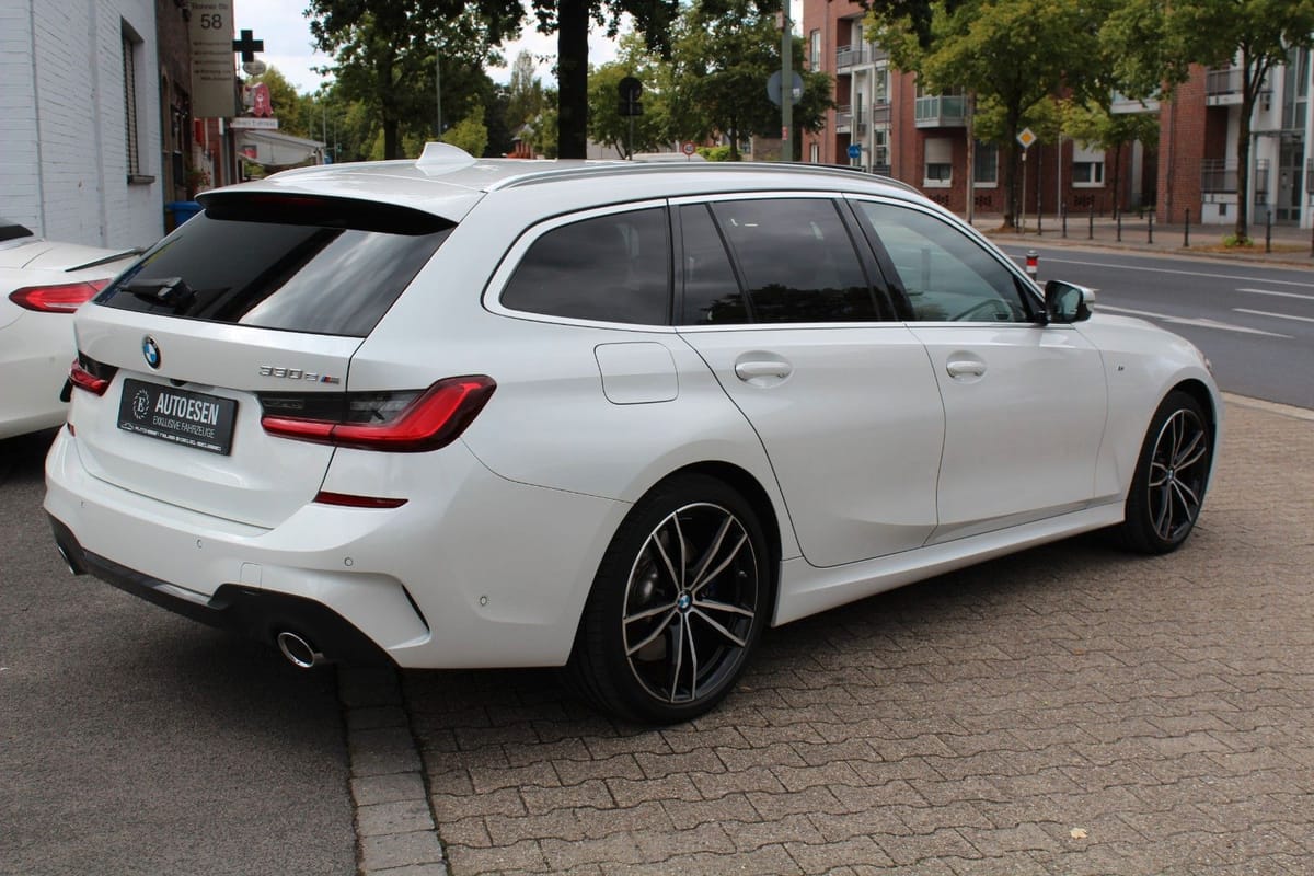 BMW 330e M-SPORTPAKET PANORAMA KAMERA HUD AHK foto 5