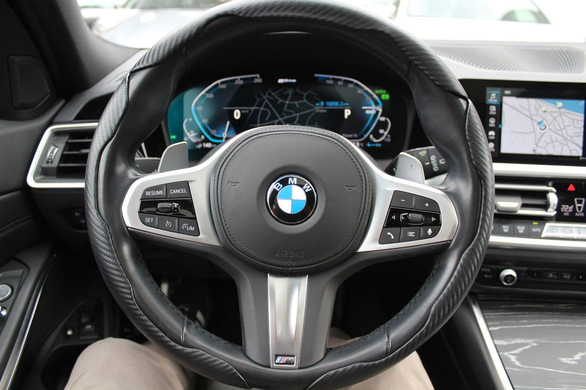 BMW 330e M-SPORTPAKET PANORAMA KAMERA HUD AHK foto 10