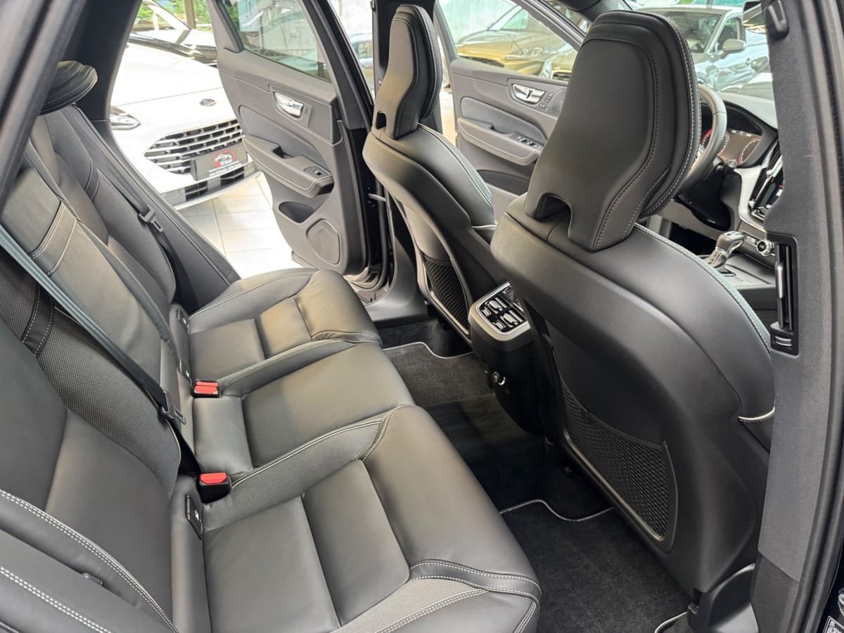 Volvo XC 60 XC60 R Design AWD foto 10