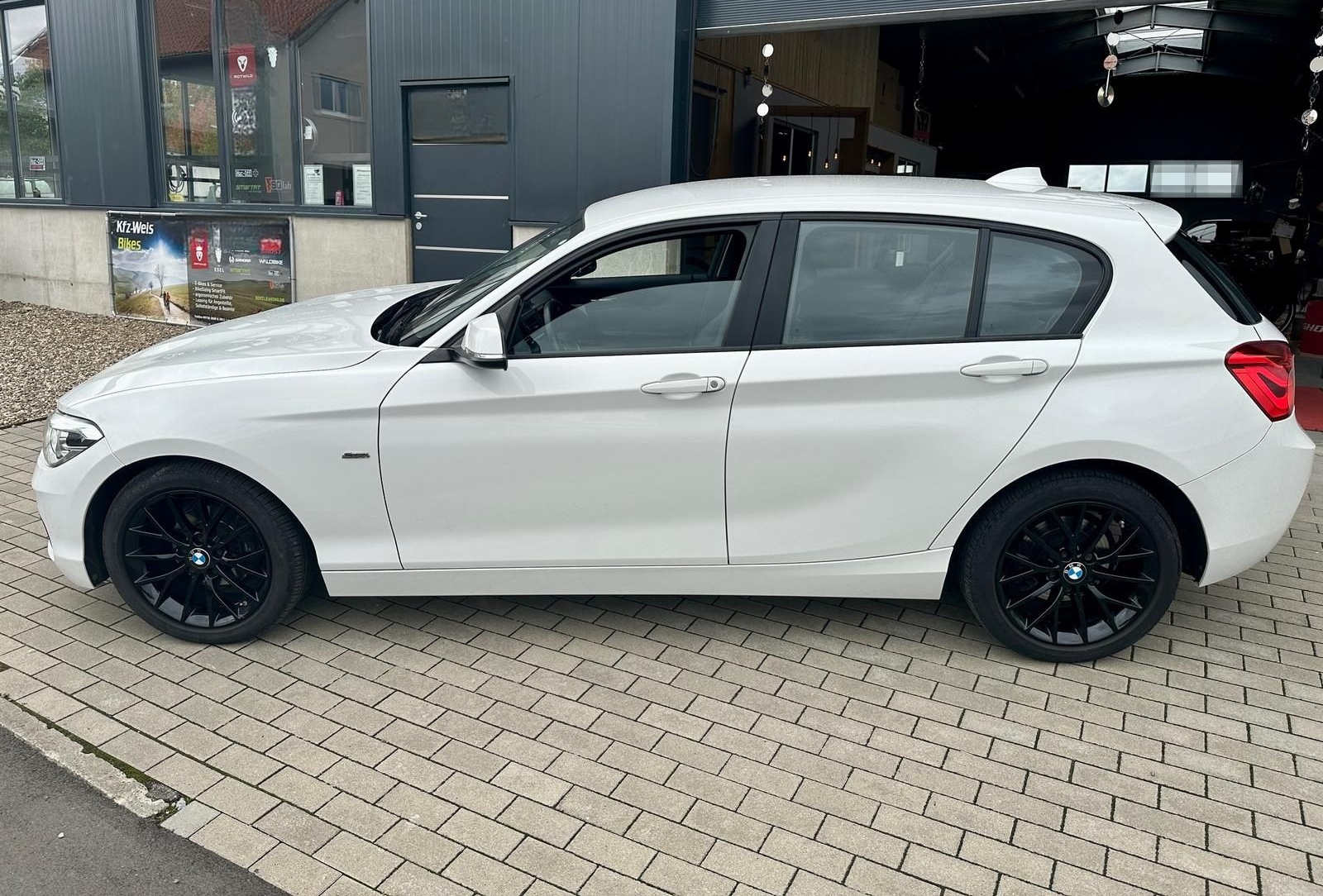 BMW 118i Steptronic Sport Line Navi, Sitzh., LED foto 4