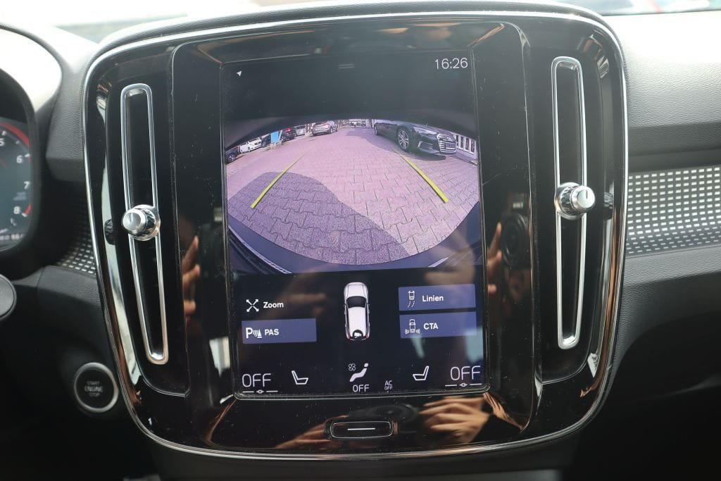 Volvo XC40 T4 AWD Geartronic R-Design NAVI R-CAM BLIS foto 22