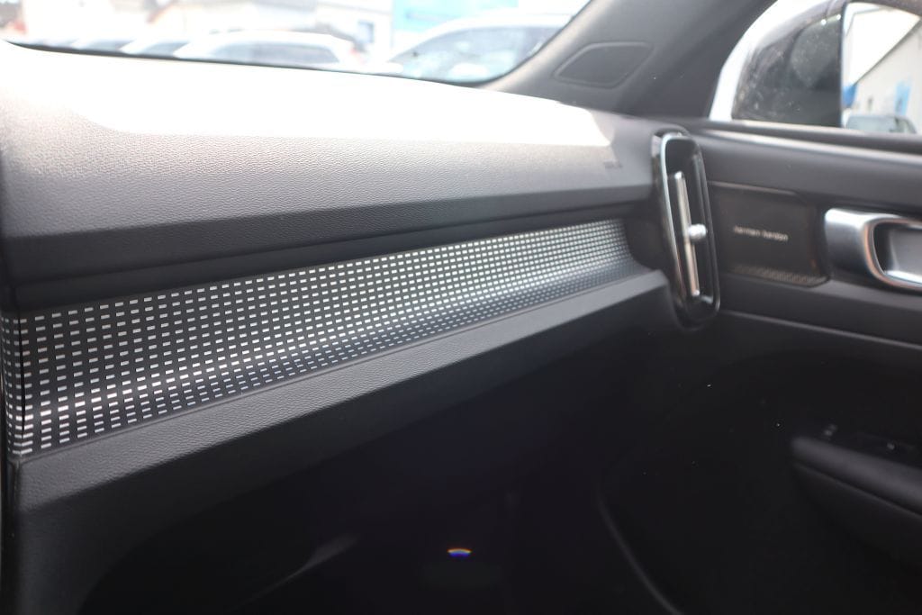 Volvo XC40 T4 AWD Geartronic R-Design NAVI R-CAM BLIS foto 24
