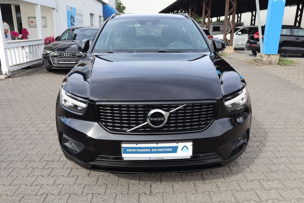Volvo XC40 T4 AWD Geartronic R-Design NAVI R-CAM BLIS foto 4