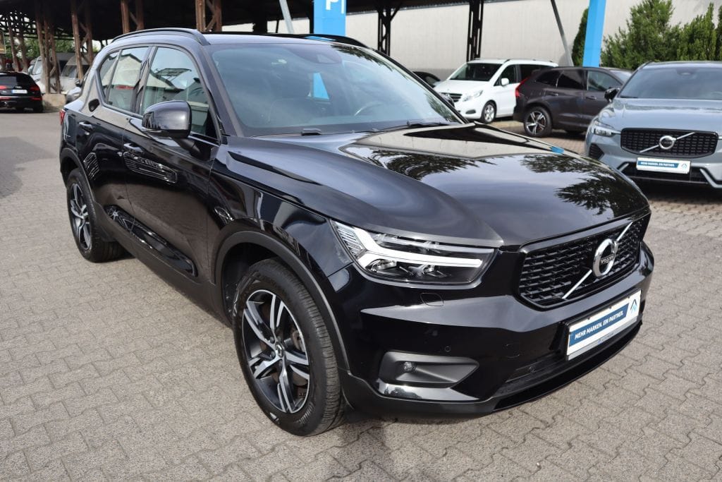Volvo XC40 T4 AWD Geartronic R-Design NAVI R-CAM BLIS foto 5