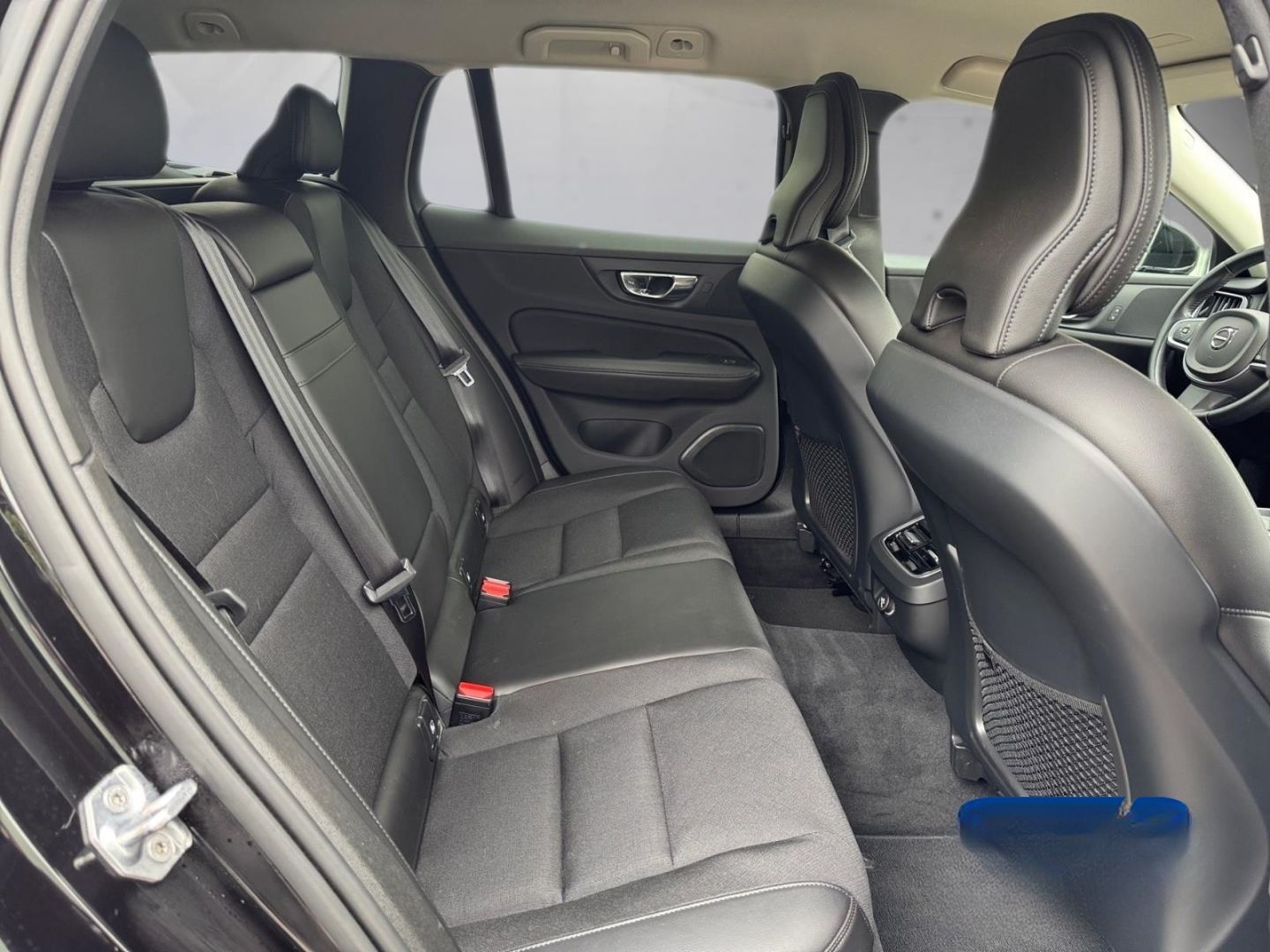 Volvo V60 T6 AWD Geartronic Momentum Business-Paket Na foto 13