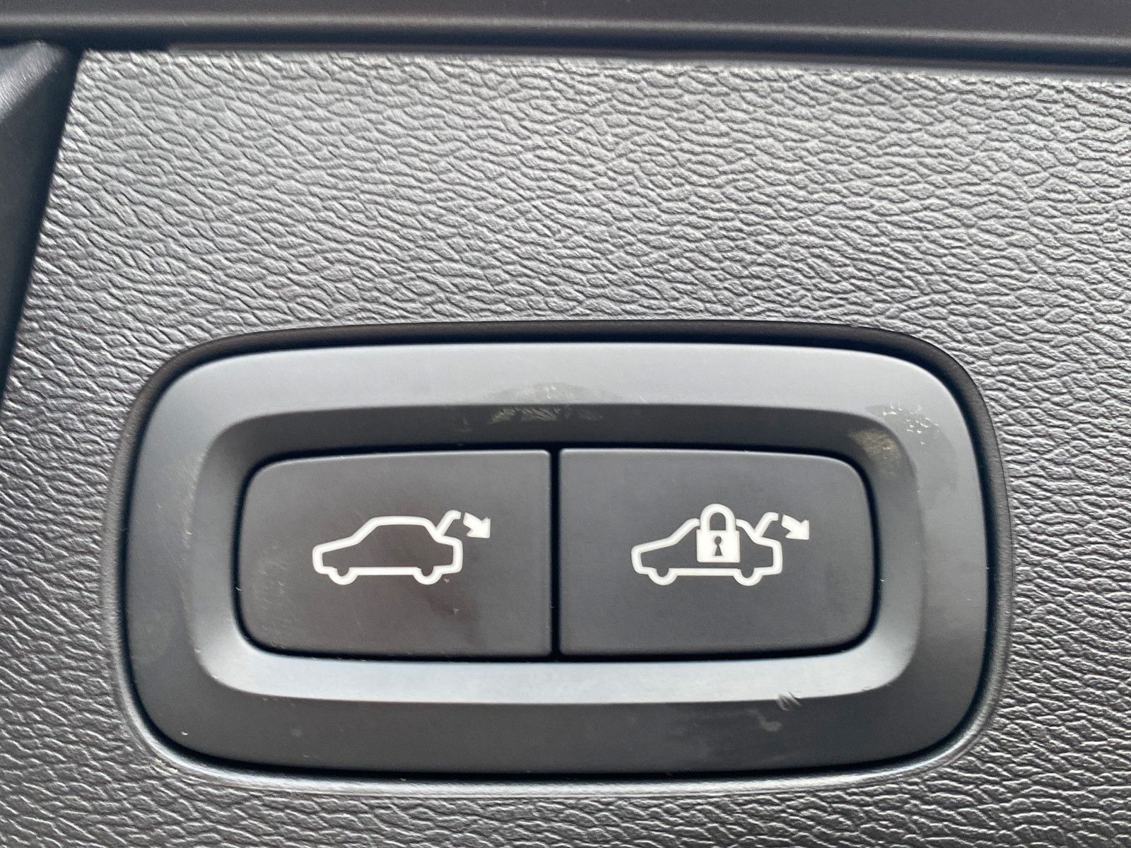 Volvo XC60 ALLRAD Hybrid VollLED*Navi*Kamera*DAB*1Hand foto 19