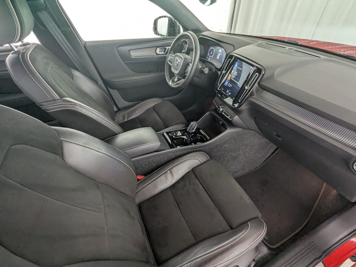 Volvo XC 40 T3 2WD R-Design 6d LED NAVI SHZ RFK foto 14