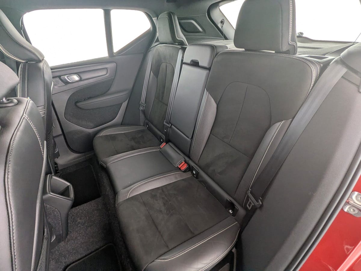 Volvo XC 40 T3 2WD R-Design 6d LED NAVI SHZ RFK foto 17