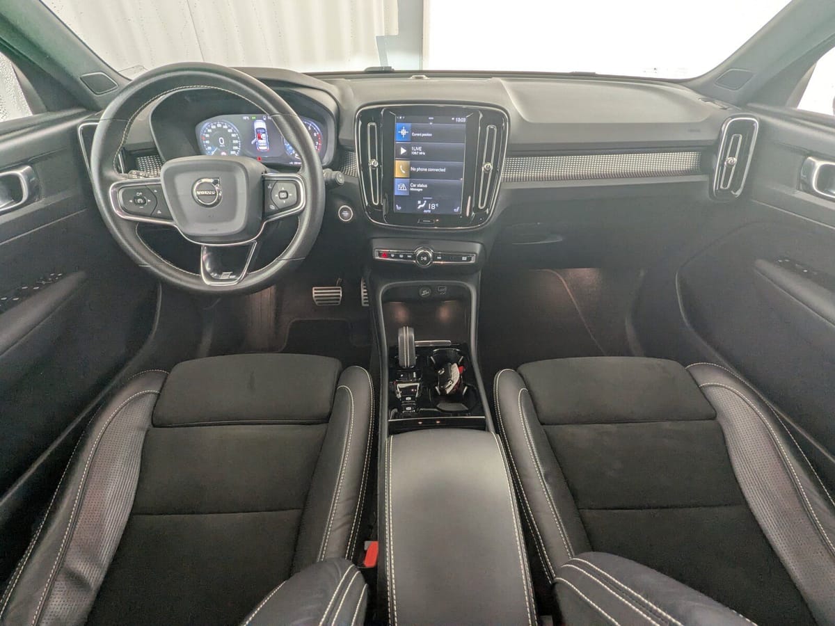 Volvo XC 40 T3 2WD R-Design 6d LED NAVI SHZ RFK foto 18