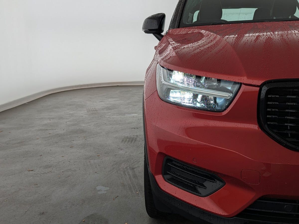 Volvo XC 40 T3 2WD R-Design 6d LED NAVI SHZ RFK foto 3