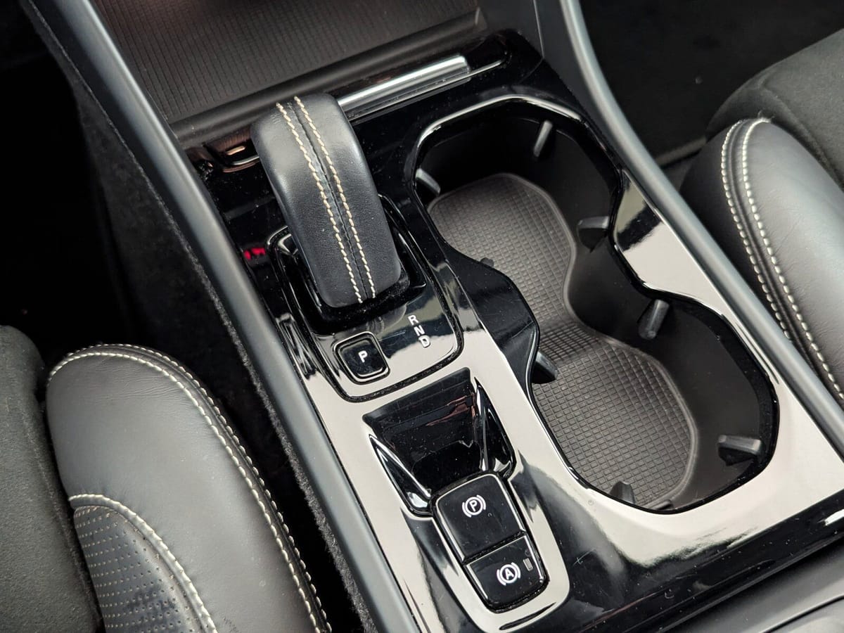 Volvo XC 40 T3 2WD R-Design 6d LED NAVI SHZ RFK foto 24