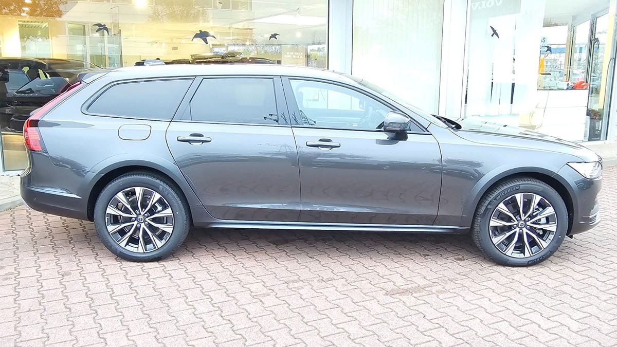 Volvo V90 Cross Country B4 D AWD Plus Auto foto 7