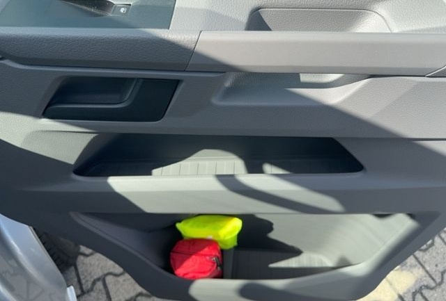 Volkswagen Transporter T6.1 Kombi  Motor: 2,0 l TDI SCR 110 foto 14