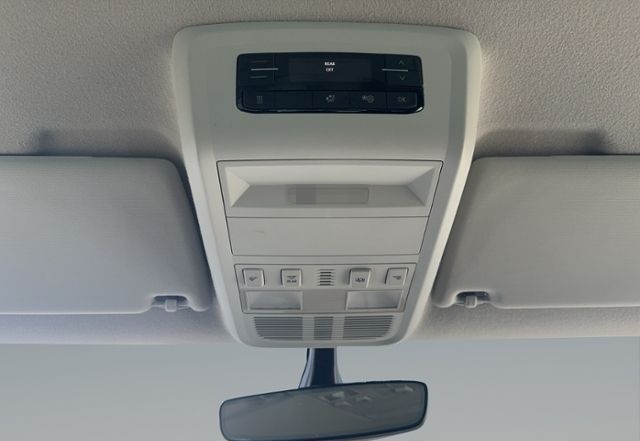 Volkswagen Transporter T6.1 Kombi  Motor: 2,0 l TDI SCR 110 foto 24