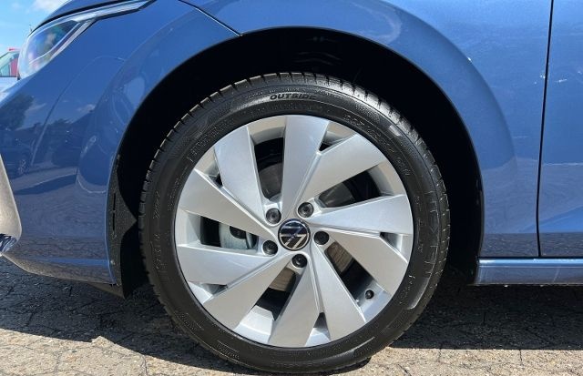 Volkswagen Golf VIII Lim. Life 1.5 TSI 116 PS 6-Gang foto 8