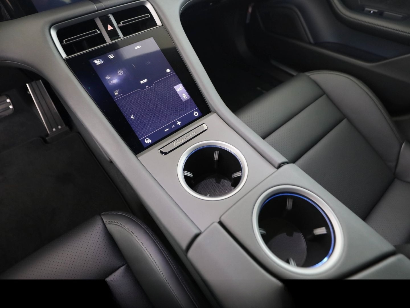 Porsche Taycan / BOSE/ Hinterachslenk./ 20 Zoll/ Glasdac foto 13