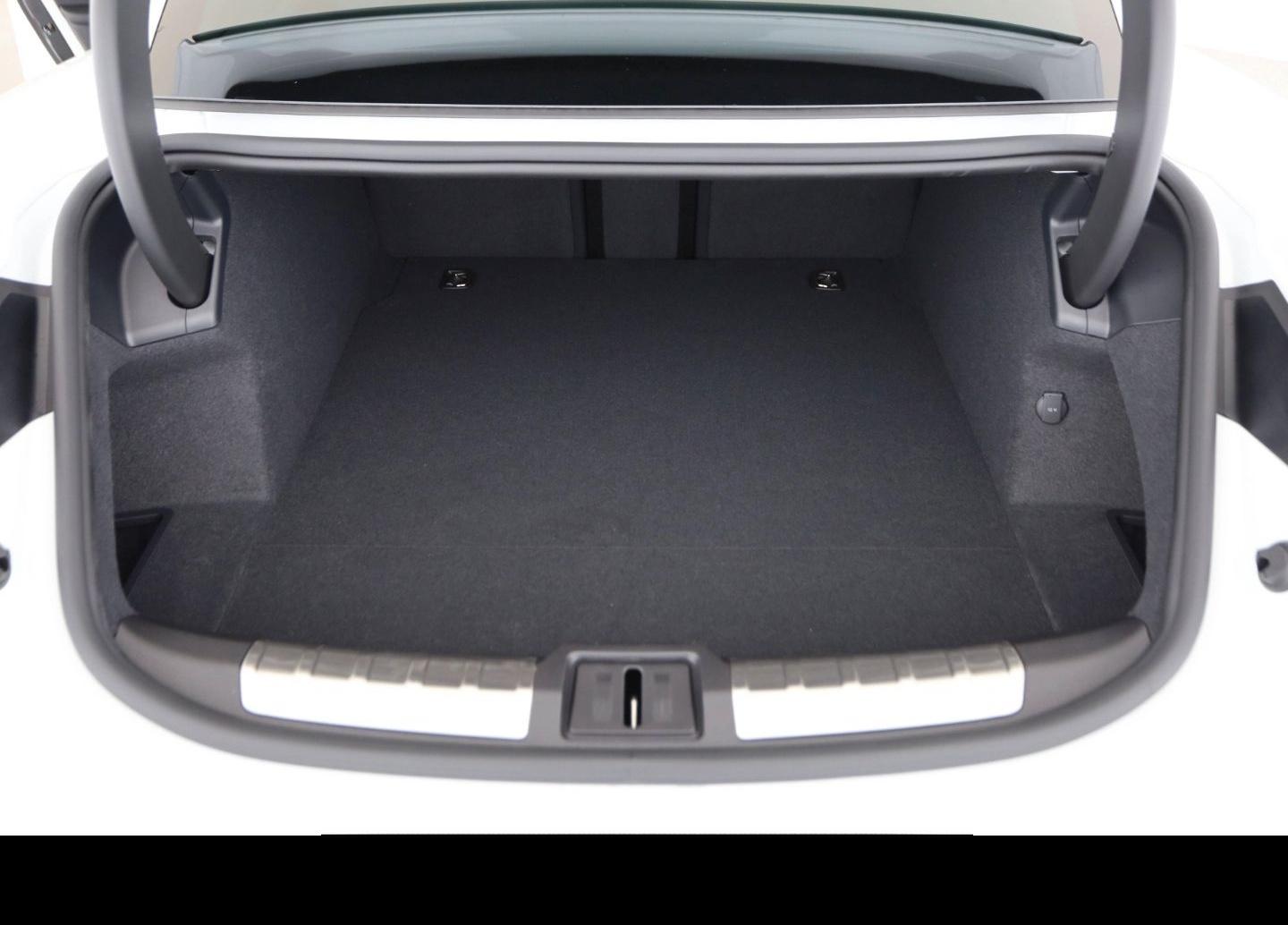 Porsche Taycan / BOSE/ Hinterachslenk./ 20 Zoll/ Glasdac foto 15