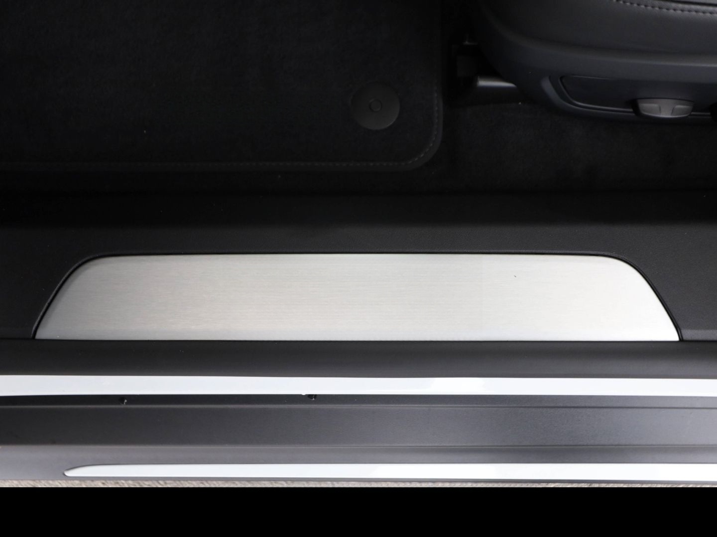 Porsche Taycan / BOSE/ Hinterachslenk./ 20 Zoll/ Glasdac foto 18