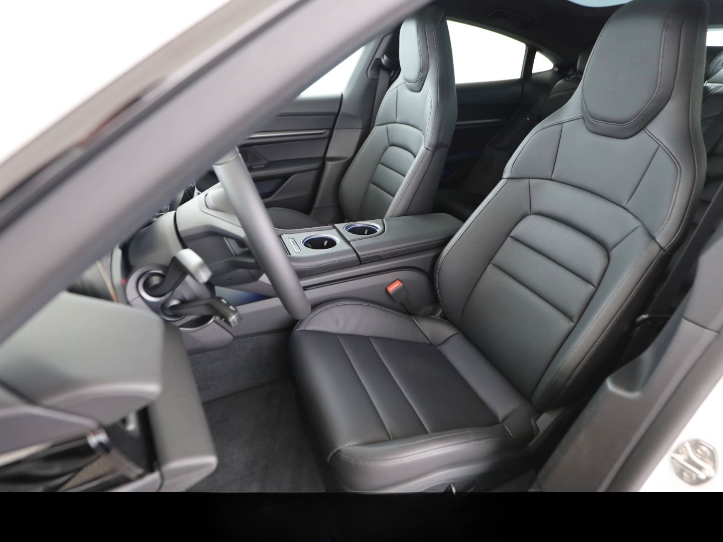 Porsche Taycan / BOSE/ Hinterachslenk./ 20 Zoll/ Glasdac foto 5