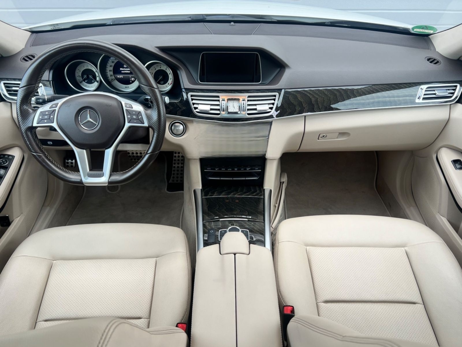 Mercedes-Benz E 350 4MATIC AMG 18"AMG/HARMAN KARDON/KEYLESS-GO foto 11