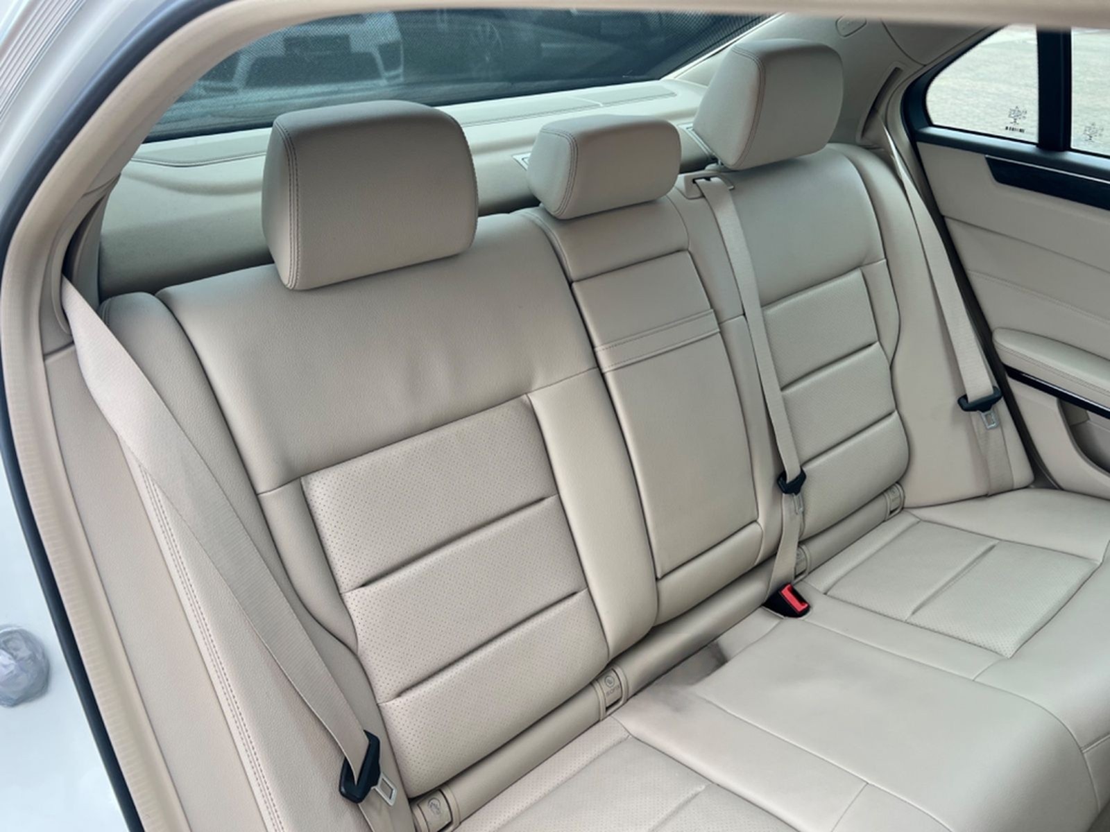 Mercedes-Benz E 350 4MATIC AMG 18"AMG/HARMAN KARDON/KEYLESS-GO foto 20
