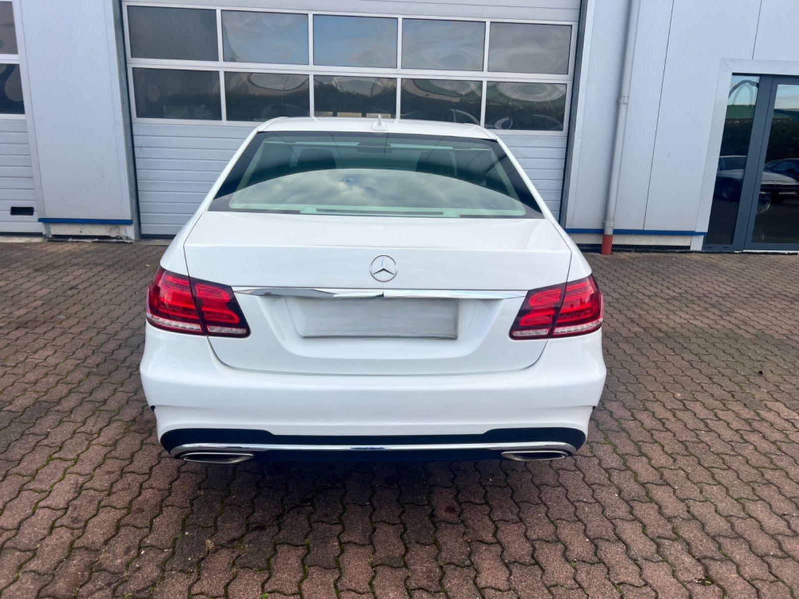 Mercedes-Benz E 350 4MATIC AMG 18"AMG/HARMAN KARDON/KEYLESS-GO foto 6