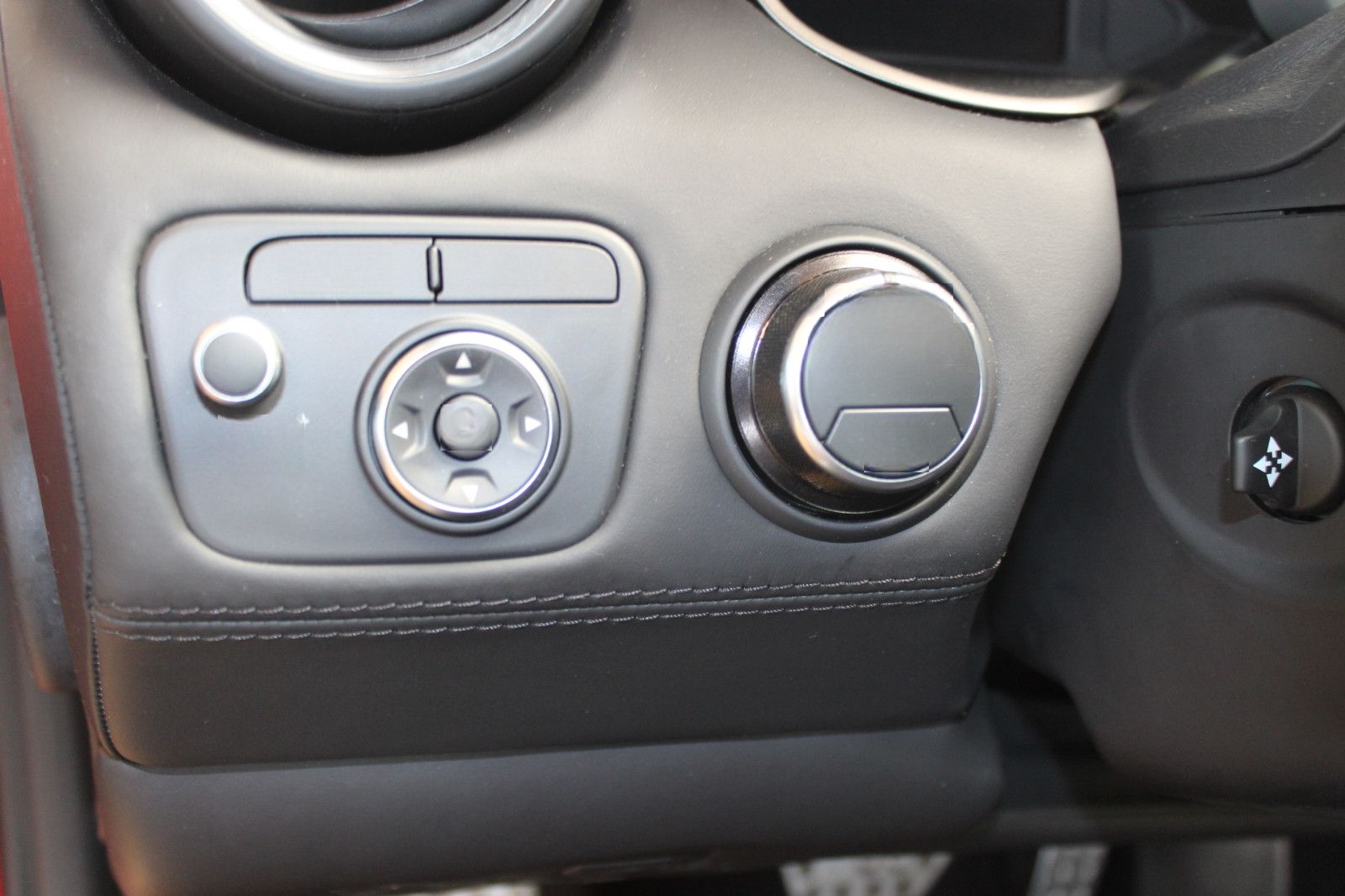Ferrari FF  V12 +4x4  + 1 Hand +... nur 25867 Kilometer! foto 24